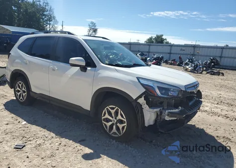 2021 Subaru Forester Premium z USA, uszkodzony, nr VIN JF2SKAJC8MH465393